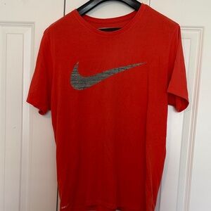 Nike Men's Orange Short Sleeve Tee
